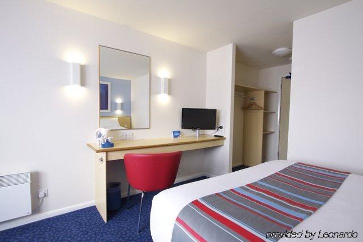 Travelodge Liverpool Stonedale Park Exterior foto