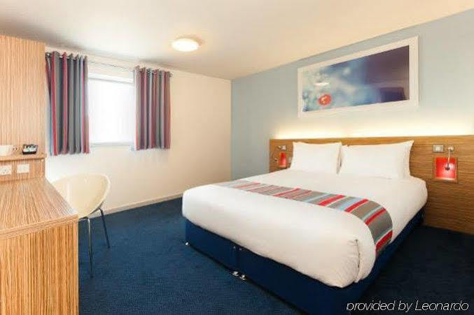Travelodge Liverpool Stonedale Park Exterior foto