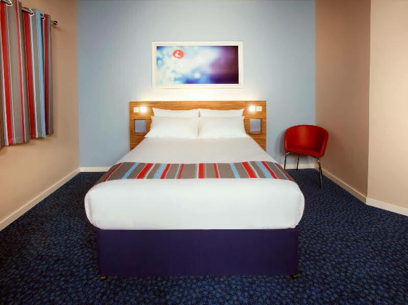 Travelodge Liverpool Stonedale Park Exterior foto
