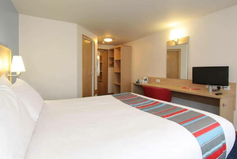 Travelodge Liverpool Stonedale Park Exterior foto